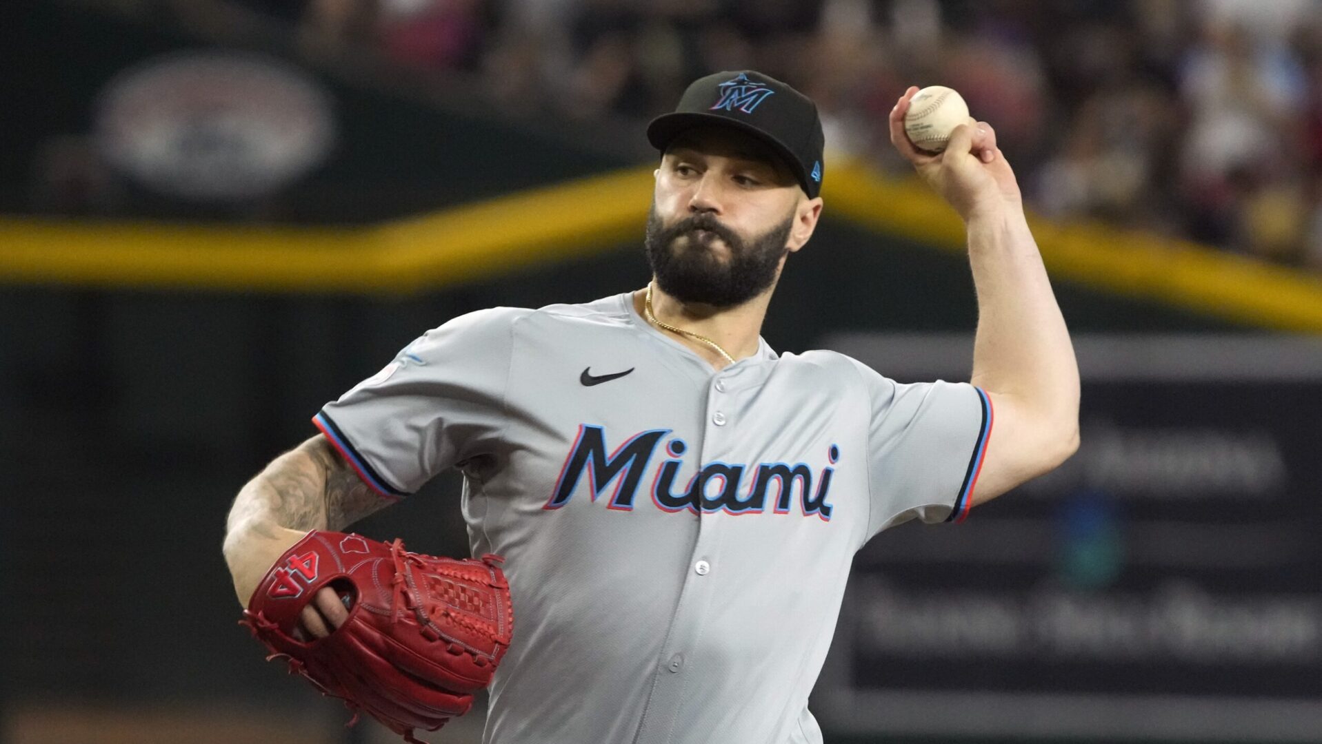 Miami Marlins left-hander Tanner Scott faces the Arizona Diamondbacks at Chase Field in 2024.