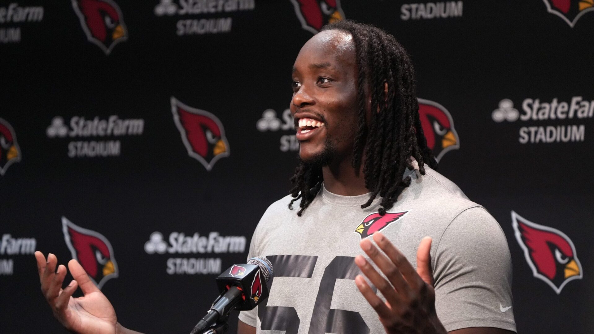 Arizona Cardinals defensive lineman Darius Robinson addresses the media at training camp.