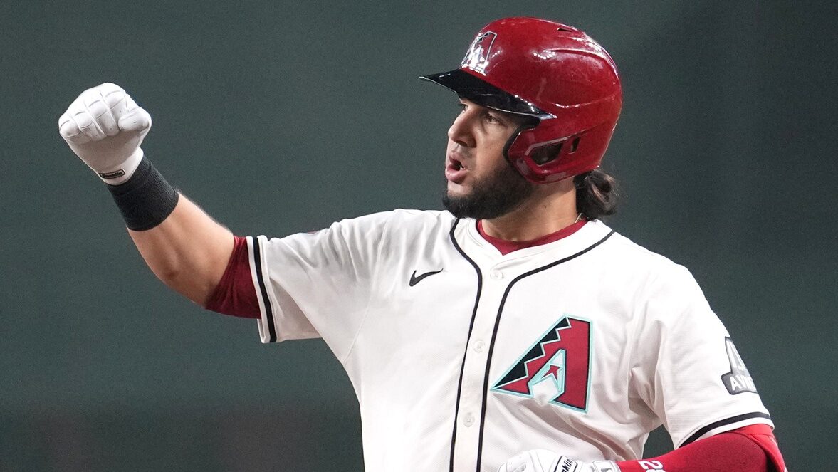 Diamondbacks third baseman Eugenio Suarez celebrates after hitting a game-tying single in the 4th.