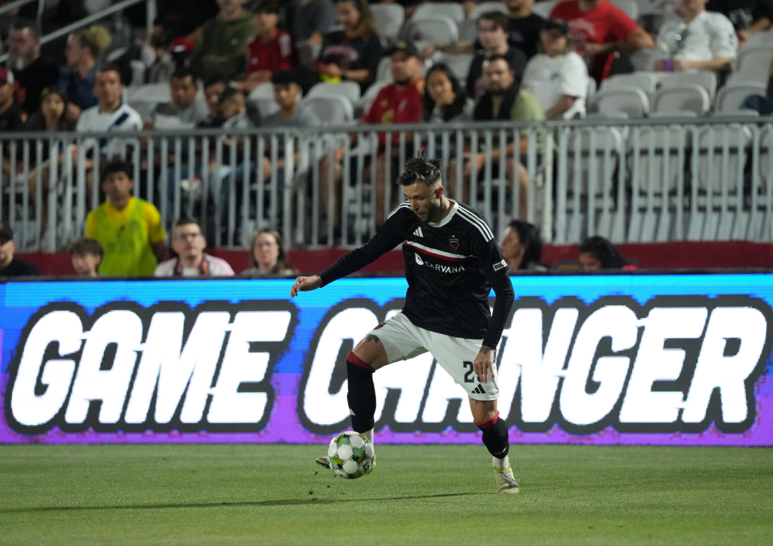 Phoenix Rising forward Dariusz Formella controls the ball against the Houston Dynamo on May 7, 2025. Credit: Joe Camporeale-Imagn Images