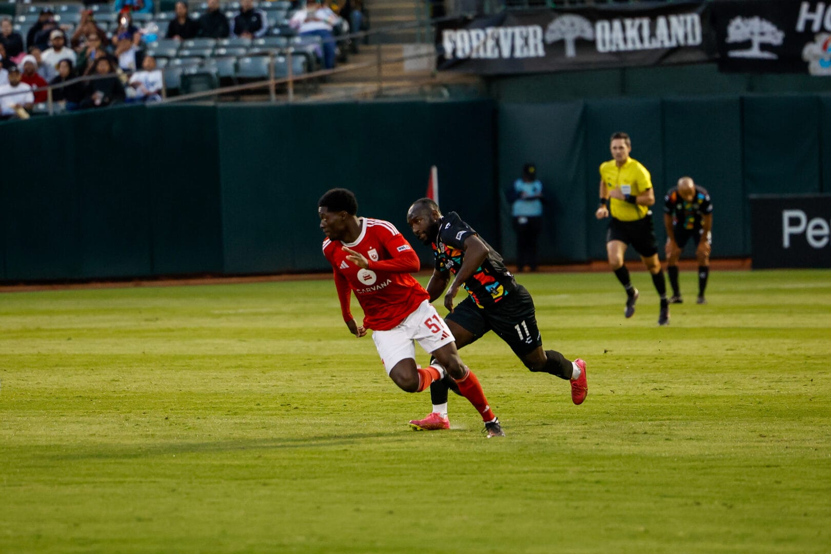 Phoenix Rising's Ascel Essengue looks to call for the ball against the Oakland Roots SC on July 12, 2025. Credits: Phoenix Rising FC