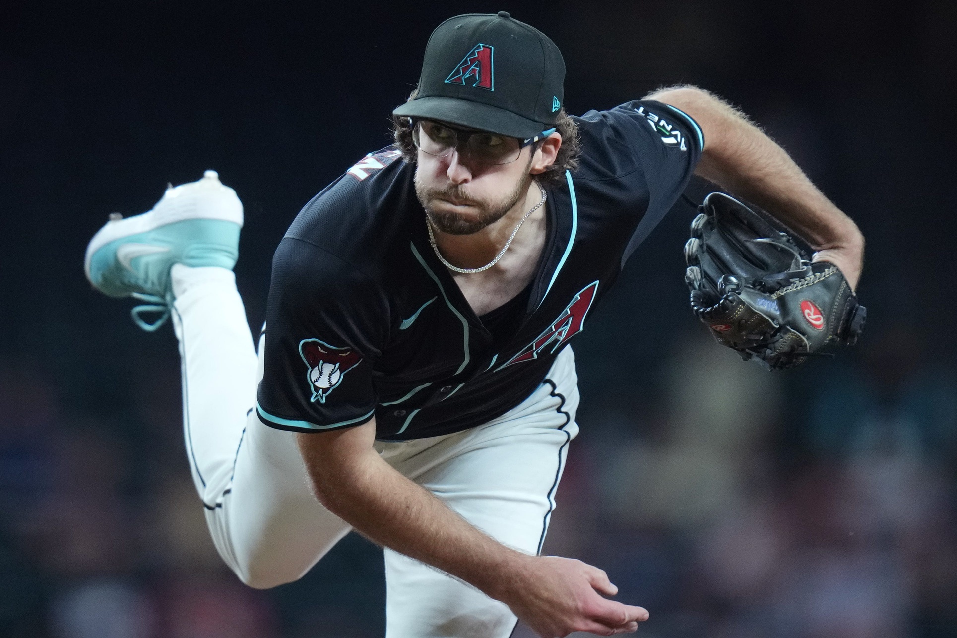 Arizona Diamondbacks right-hander Zac Gallen (23) pitches against the Cleveland Guardians at Chase Field on Aug. 19, 2025. © Joe Rondone/The Republic / USA TODAY NETWORK via Imagn Images