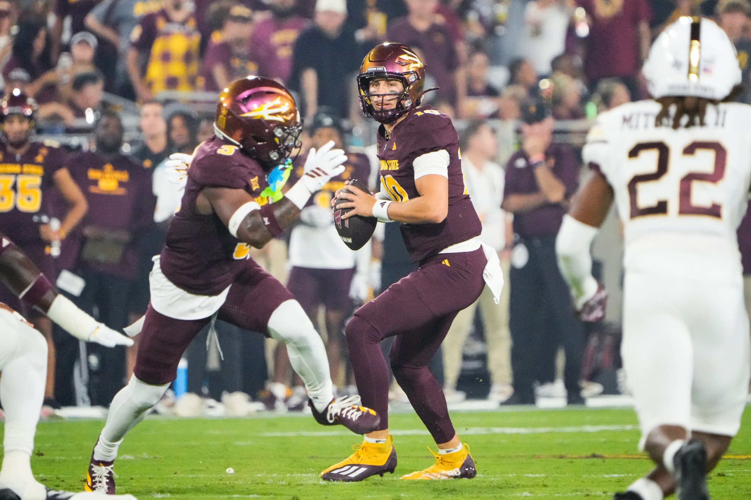 Sep 13, 2025; Tempe, Arizona, USA; Arizona State Sun Devils quarterback Sam Leavitt (10 )looks downfield in the first quarter of the game between Arizona State Sun Devils and Texas State Bobcats. Mandatory Credit: Arianna Grainey-Imagn Images