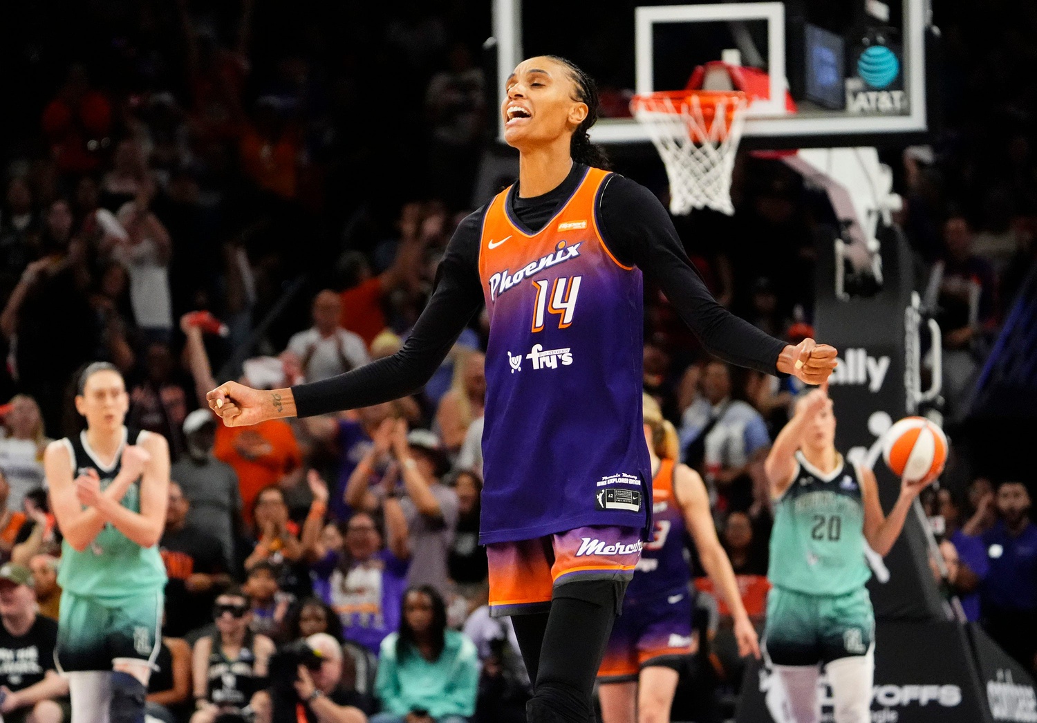 Phoenix Mercury forward DeWanna Bonner (14) reacts after making a jumper shot against the New York Liberty late in the fourth quarter during Game Three of the 2025 WNBA Playoffs first round at PHX Arena on Sept. 19, 2025, in Phoenix. © Rob Schumacher/The Republic / USA TODAY NETWORK via Imagn Images