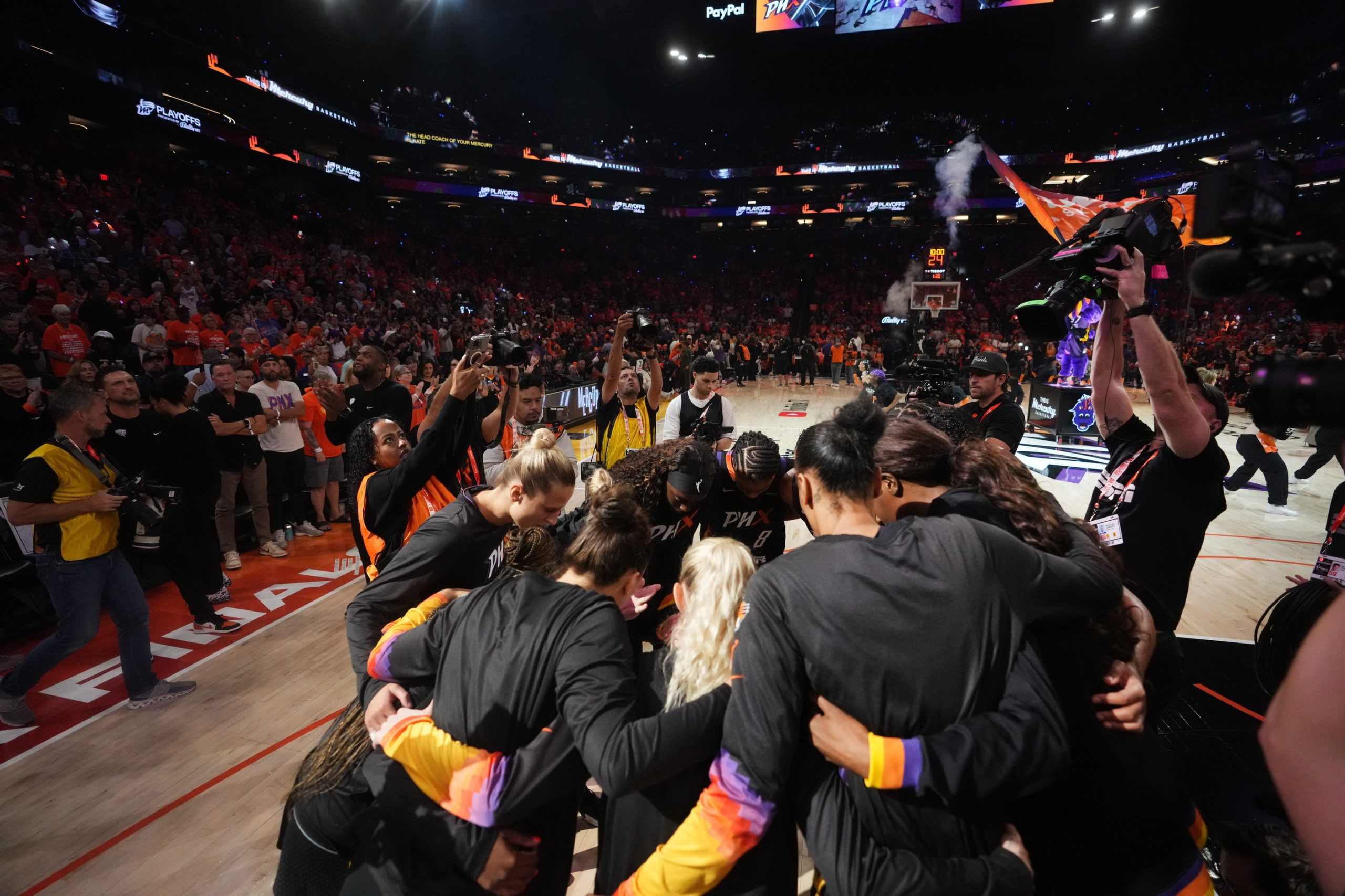 The Phoenix Mercury huddle up before their WNBA Finals game against Las Vegas Aces at Mortgage Matchup Center in Phoenix on Oct. 8, 2025. © Joe Rondone/The Republic / USA TODAY NETWORK via Imagn Images