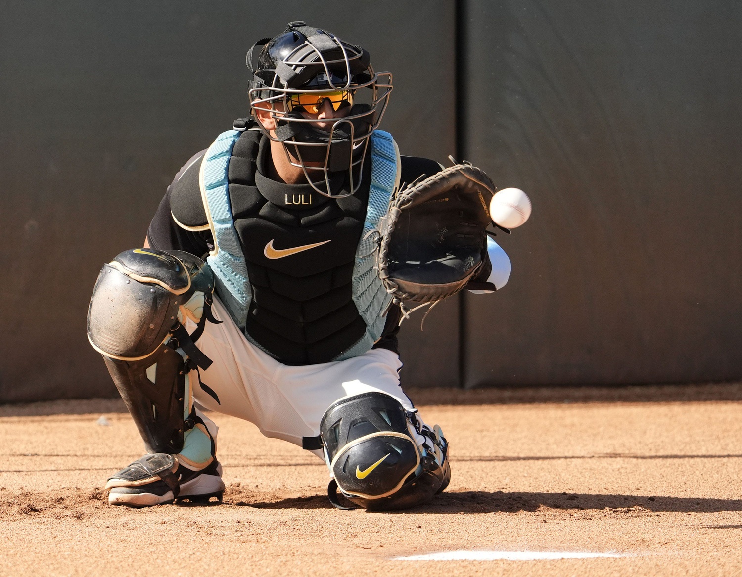 Arizona Diamondbacks catcher Gabriel Moreno (14) during spring training workouts on Feb. 10, 2026, at Salt River Fields in Scottsdale. © Rob Schumacher/The Republic / USA TODAY NETWORK via Imagn Images