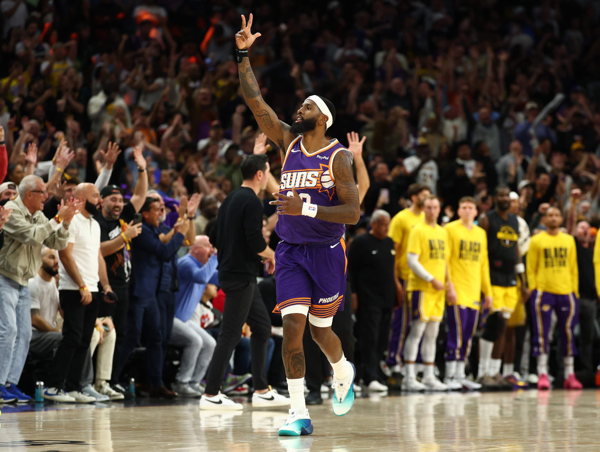 Royce O'Neale Royce O'Neale game winner Royce O'Neale game winning three Phoenix Suns Los Angeles Lakers