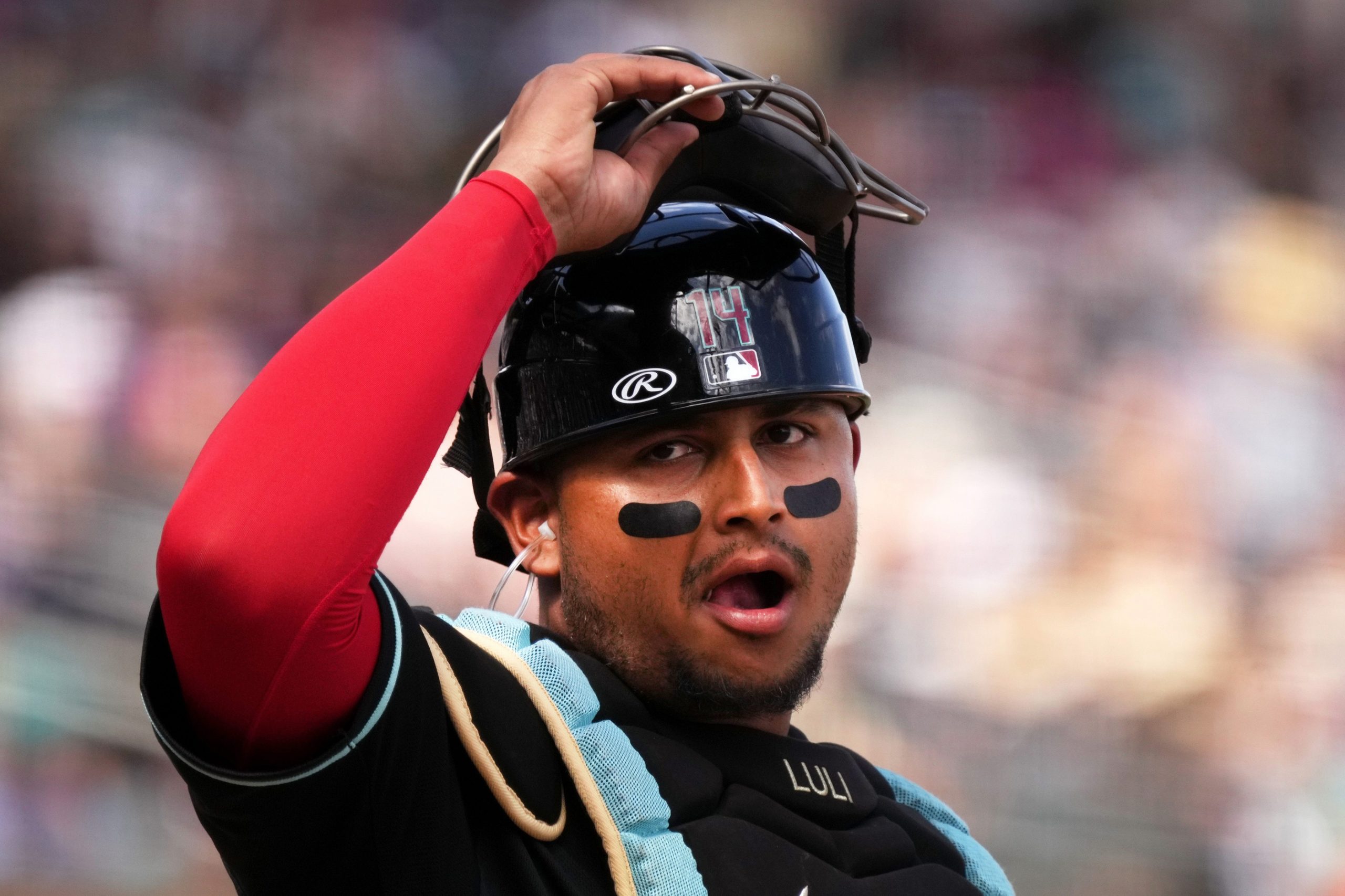Arizona Diamondbacks catcher Gabriel Moreno (14) steps up behind the plate against the Seattle Mariners at Salt River Fields on March 9, 2026. © Joe Rondone/The Republic / USA TODAY NETWORK via Imagn Images