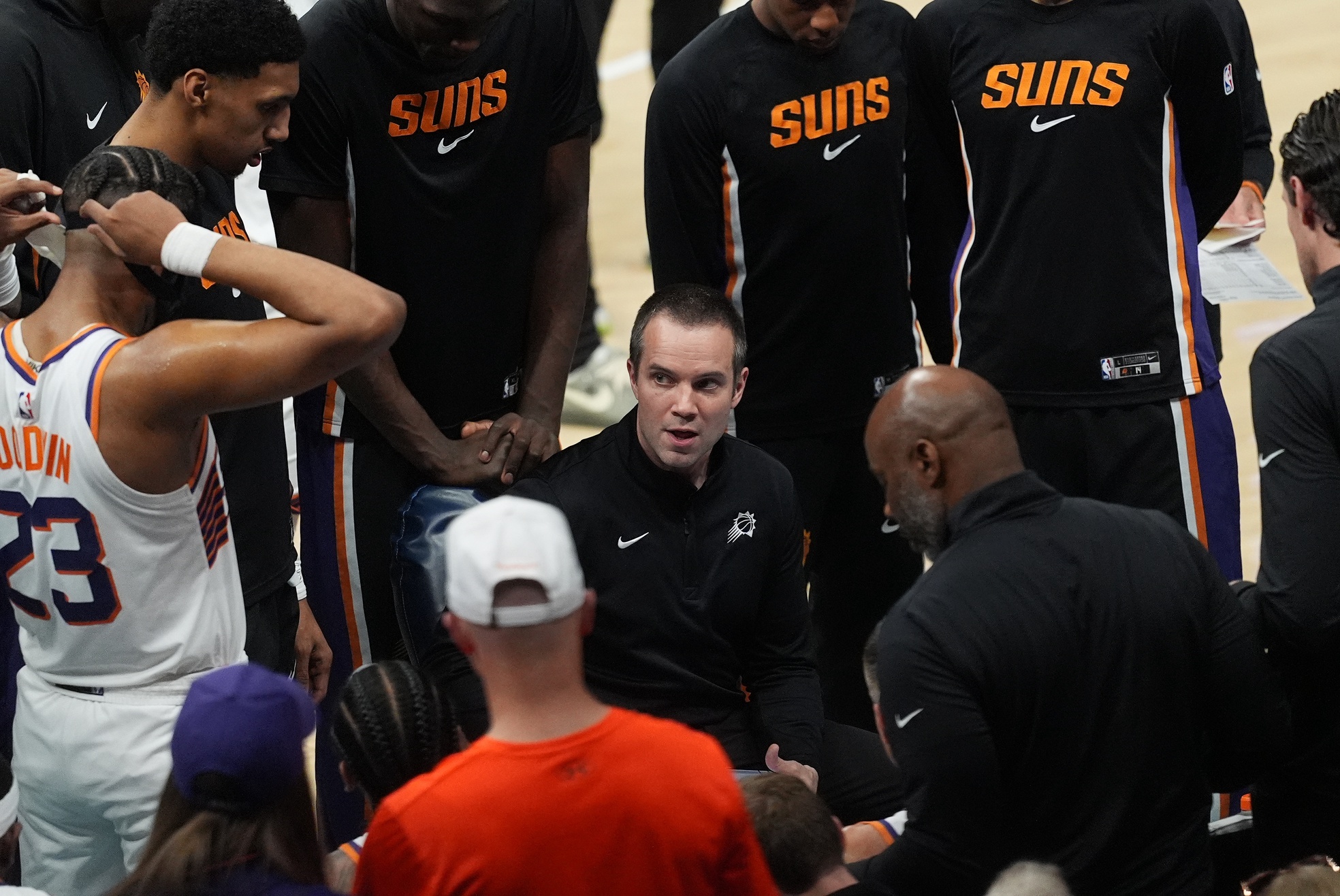 Apr 2, 2026; Charlotte, North Carolina, USA; Phoenix Suns Head Coach Jordan Ott talks with his team at a timeout during the second quarter against the Charlotte Hornets at Spectrum Center. Mandatory Credit: Jim Dedmon-Imagn Images